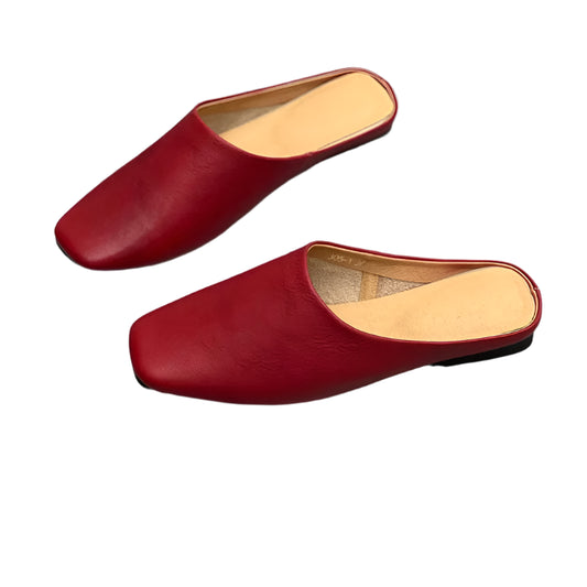 Retro Leather Slip-On Flats –  Minimalist Style